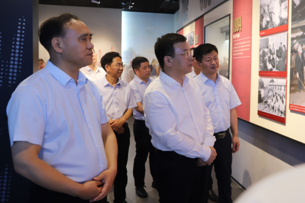 市委常委、市紀(jì)委書記、市監(jiān)委主任岳嶺來淮鋼調(diào)研指導(dǎo)